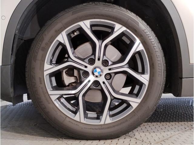 Ｘ１ ｘＤｒｉｖｅ　１８ｄ　ｘライン　後期モデル　モカレザー　シートヒーター　アクティブクルーズコントロール　純正ＨＤＤナビ　バックカメラ　障害物センサー　電動シート　電動リアゲート　ＬＥＤライト　ミラーＥＴＣ　スマートキー　純正１８ＡＷ（70枚目）