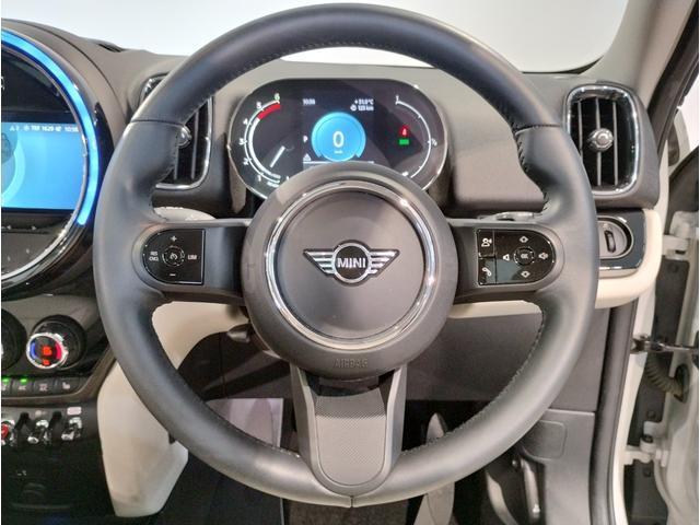 ＭＩＮＩ クーパーＤ　クロスオーバー　クラシック・トリム　ワンオーナー　後期モデル　デジタルメーター　サンルーフ　サテライトグレーレザー　電動シート　シートヒーター　電動テールゲート　ＬＥＤヘッドライト　ＡｐｐｌｅＣａｒＰｌａｙ　バックカメラ　障害物センサー（15枚目）
