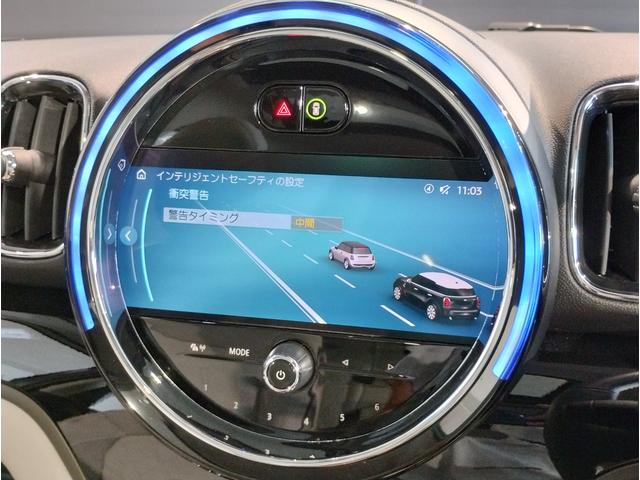 ＭＩＮＩ クーパーＤ　クロスオーバー　クラシック・トリム　ワンオーナー　後期モデル　デジタルメーター　サンルーフ　サテライトグレーレザー　電動シート　シートヒーター　電動テールゲート　ＬＥＤヘッドライト　ＡｐｐｌｅＣａｒＰｌａｙ　バックカメラ　障害物センサー（18枚目）