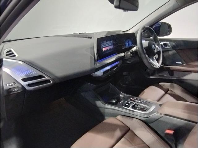 １シリーズ １２０　元弊社デモレンタ　全周囲カメラ　茶革シート　ＬＥＤヘッドライト　ヘッドアップディスプレイ　アクティブクルーズコントロール　電動シート　電動リアゲート　衝突軽減ブレーキ　アンビエントライト（45枚目）