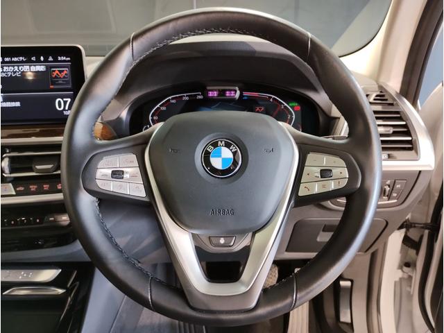 Ｘ３ ｘＤｒｉｖｅ　２０ｄ　モカレザー　電動パノラマサンルーフ　ステアリングヒーター　ベンチレーションシート　全周囲カメラ　純正２０インチアルミ　後席サンシェード　電動リアゲート　ＬＥＤヘッドライト　追従型クルーズコントロール（16枚目）