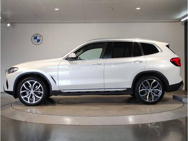 Ｘ３ ｘＤｒｉｖｅ　２０ｄ　モカレザー　電動パノラマサンルーフ　ステアリングヒーター　ベンチレーションシート　全周囲カメラ　純正２０インチアルミ　後席サンシェード　電動リアゲート　ＬＥＤヘッドライト　追従型クルーズコントロール（24枚目）