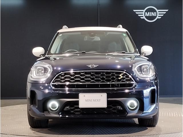 ＭＩＮＩ クーパーＳ　Ｅ　クロスオーバー　オール４　後期モデル　デジタルメーター　追従式クルーズコントロール　ヘッドアップディスプレイ　バックカメラ　障害物センサー　電動テールゲート　純正ナビ　シートヒーター　ＬＥＤヘッドライト　コンフォートアクセス（11枚目）