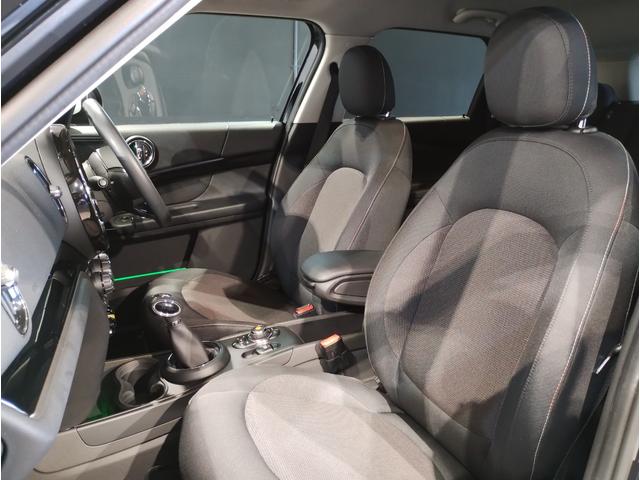 ＭＩＮＩ クーパーＳ　Ｅ　クロスオーバー　オール４　後期モデル　デジタルメーター　追従式クルーズコントロール　ヘッドアップディスプレイ　バックカメラ　障害物センサー　電動テールゲート　純正ナビ　シートヒーター　ＬＥＤヘッドライト　コンフォートアクセス（21枚目）