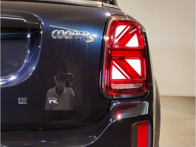 ＭＩＮＩ クーパーＳ　Ｅ　クロスオーバー　オール４　後期モデル　デジタルメーター　追従式クルーズコントロール　ヘッドアップディスプレイ　バックカメラ　障害物センサー　電動テールゲート　純正ナビ　シートヒーター　ＬＥＤヘッドライト　コンフォートアクセス（31枚目）