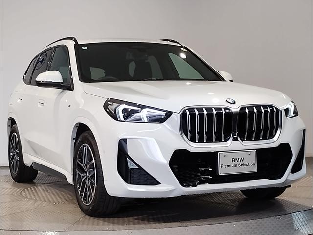 Ｘ１ ｘＤｒｉｖｅ　２０ｄ　Ｍスポーツ　デモレンタ　１オーナー　カーブドディスプレイ　全周囲カメラ　ヘッドアップディスプレイ　電動シート　電動リアゲート　パドルシフト　追従式クルコン　ＬＥＤライト　ＥＴＣ　シートヒーター　純正１８インチＡＷ（6枚目）