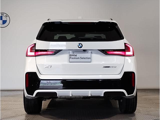 Ｘ１ ｘＤｒｉｖｅ　２０ｄ　Ｍスポーツ　デモレンタ　１オーナー　カーブドディスプレイ　全周囲カメラ　ヘッドアップディスプレイ　電動シート　電動リアゲート　パドルシフト　追従式クルコン　ＬＥＤライト　ＥＴＣ　シートヒーター　純正１８インチＡＷ（9枚目）