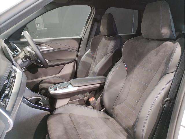 Ｘ１ ｘＤｒｉｖｅ　２０ｄ　Ｍスポーツ　デモレンタ　１オーナー　カーブドディスプレイ　全周囲カメラ　ヘッドアップディスプレイ　電動シート　電動リアゲート　パドルシフト　追従式クルコン　ＬＥＤライト　ＥＴＣ　シートヒーター　純正１８インチＡＷ（15枚目）