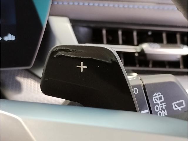 Ｘ１ ｘＤｒｉｖｅ　２０ｄ　Ｍスポーツ　デモレンタ　１オーナー　カーブドディスプレイ　全周囲カメラ　ヘッドアップディスプレイ　電動シート　電動リアゲート　パドルシフト　追従式クルコン　ＬＥＤライト　ＥＴＣ　シートヒーター　純正１８インチＡＷ（26枚目）