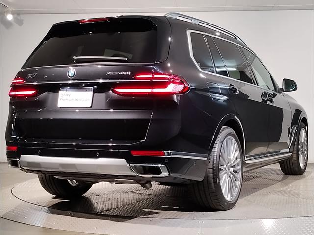 X7 xDrive 40dエクセレンス 後期モデル 6人乗り スカイラウンジパノラマサンルーフ アイボリーレザー 22インチAW 保冷保温機能付きカップホルダー ベンチレーションシート 追従式クルコン ヘッドアップディスプレイ LEDライト(8枚目)