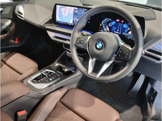 1シリーズ 120d ハイラインパッケージ 弊社元デモカー 1オーナー harman/kardon ヘッドアップディスプレイ 全周囲カメラ モカレザー 衝突軽減ブレーキ 追従式クルーズコントロール 電動リアゲート ハイラインパッケージ(33枚目)