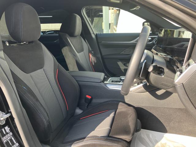 4シリーズ 420iグランクーペ Mスポーツ 弊社デモカー 後期モデル Harmankardonスピーカー カーブドディスプレイ 全周囲カメラ ヘッドアップディスプレイ シートヒータ 電動シート 電動リアゲート ACC パドルシフト 後期ハンドル(10枚目)