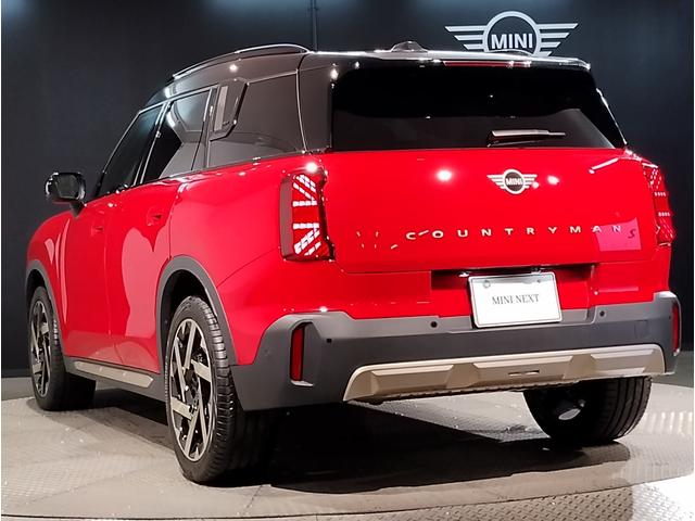 ＭＩＮＩ カントリーマンＳオール４　フェイバリット・トリム　デモレンタ　ワンオーナー　Ｍパッケージ　フェイバリットトリム　ハーマンカードン　電動シート　電動テールゲート　１９インチＡＷ　全周囲カメラ　障害物センサー　追従式クルコン　ヘッドアップディスプレイ（6枚目）