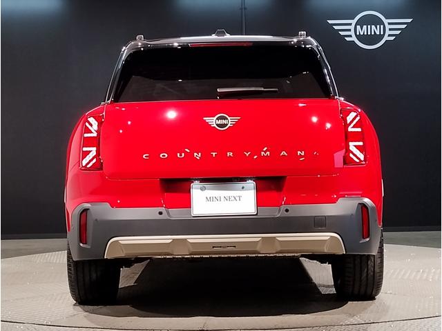 ＭＩＮＩ カントリーマンＳオール４　フェイバリット・トリム　デモレンタ　ワンオーナー　Ｍパッケージ　フェイバリットトリム　ハーマンカードン　電動シート　電動テールゲート　１９インチＡＷ　全周囲カメラ　障害物センサー　追従式クルコン　ヘッドアップディスプレイ（7枚目）