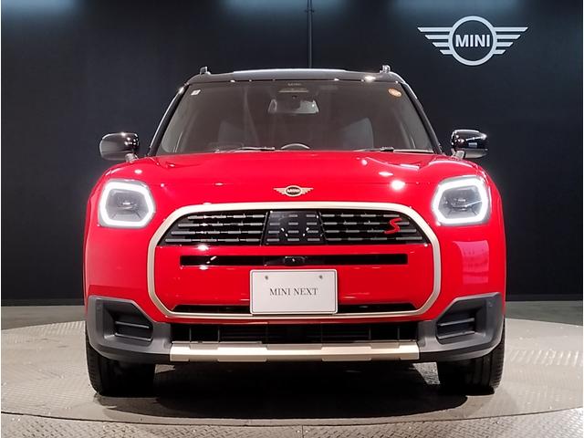 ＭＩＮＩ カントリーマンＳオール４　フェイバリット・トリム　デモレンタ　ワンオーナー　Ｍパッケージ　フェイバリットトリム　ハーマンカードン　電動シート　電動テールゲート　１９インチＡＷ　全周囲カメラ　障害物センサー　追従式クルコン　ヘッドアップディスプレイ（11枚目）