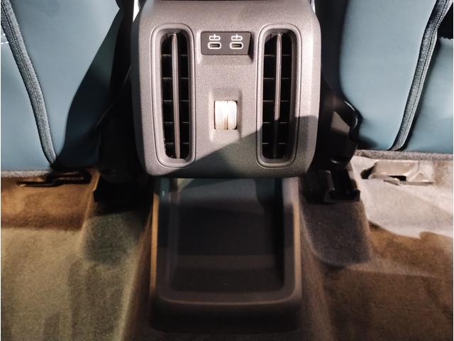 ＭＩＮＩ カントリーマンＳオール４　フェイバリット・トリム　デモレンタ　ワンオーナー　Ｍパッケージ　フェイバリットトリム　ハーマンカードン　電動シート　電動テールゲート　１９インチＡＷ　全周囲カメラ　障害物センサー　追従式クルコン　ヘッドアップディスプレイ（14枚目）