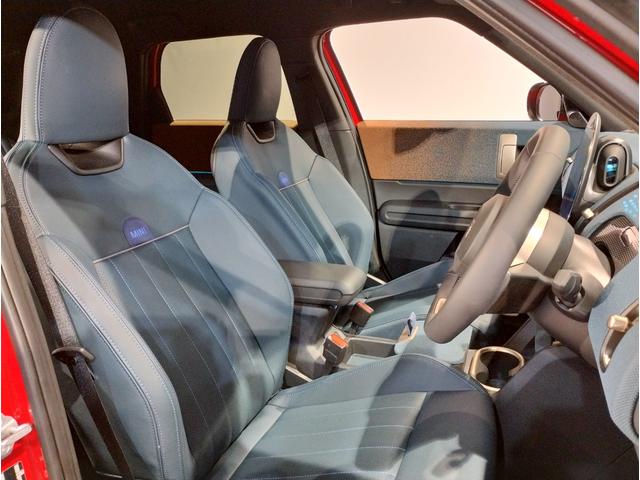 ＭＩＮＩ カントリーマンＳオール４　フェイバリット・トリム　デモレンタ　ワンオーナー　Ｍパッケージ　フェイバリットトリム　ハーマンカードン　電動シート　電動テールゲート　１９インチＡＷ　全周囲カメラ　障害物センサー　追従式クルコン　ヘッドアップディスプレイ（23枚目）