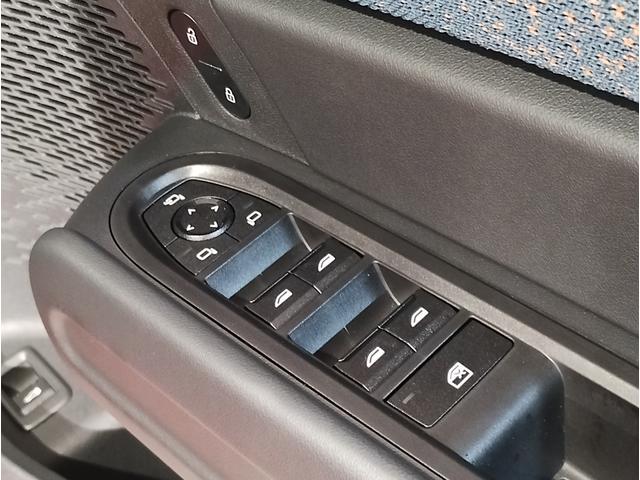 ＭＩＮＩ カントリーマンＳオール４　フェイバリット・トリム　デモレンタ　ワンオーナー　Ｍパッケージ　フェイバリットトリム　ハーマンカードン　電動シート　電動テールゲート　１９インチＡＷ　全周囲カメラ　障害物センサー　追従式クルコン　ヘッドアップディスプレイ（33枚目）