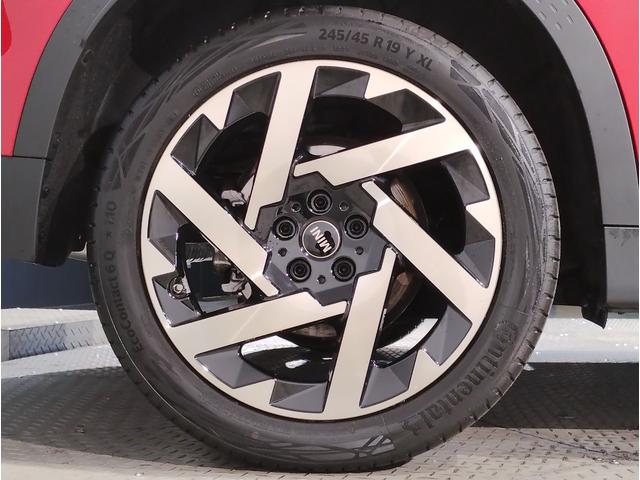 ＭＩＮＩ カントリーマンＳオール４　フェイバリット・トリム　デモレンタ　ワンオーナー　Ｍパッケージ　フェイバリットトリム　ハーマンカードン　電動シート　電動テールゲート　１９インチＡＷ　全周囲カメラ　障害物センサー　追従式クルコン　ヘッドアップディスプレイ（35枚目）