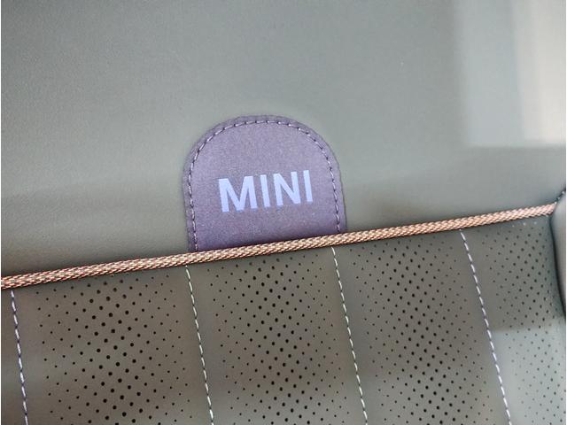 ＭＩＮＩ カントリーマンＳオール４　フェイバリット・トリム　デモレンタ　ワンオーナー　Ｍパッケージ　フェイバリットトリム　ハーマンカードン　電動シート　電動テールゲート　１９インチＡＷ　全周囲カメラ　障害物センサー　追従式クルコン　ヘッドアップディスプレイ（56枚目）