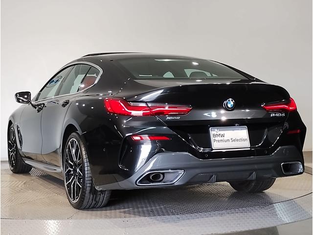 8シリーズ 840dxDriveグランクーペエクスクルシブMスポ サンルーフ フィオナレッドメリノレザー クリスタルシフト レーザーライト harman/kardon 全周囲カメラ ソフトクローズ 地デジ 20インチAW 前後シートヒーター シートベンチレーション(6枚目)