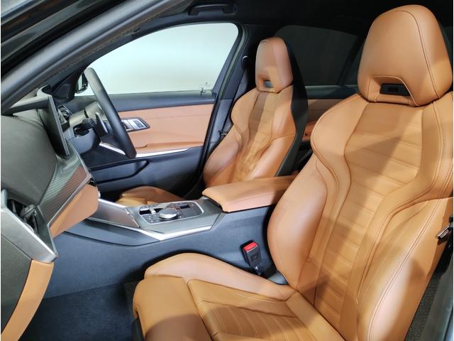 3シリーズ 320d xDrive Mスポーツ ワンオーナー コニャックレザー シートヒーター 全周囲カメラ 追従型クルコン ヘッドアップディスプレイ パドルシフト ワイヤレスチャージ LEDヘッドライト 電動リアゲート 純正18インチアルミ(13枚目)