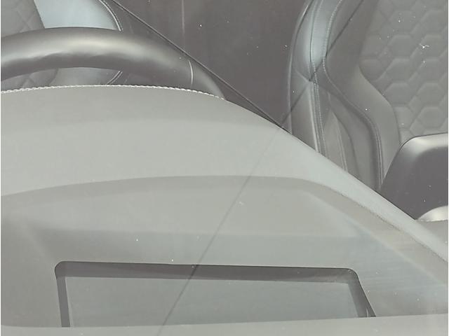 Ｘ４ Ｍ コンペティション　５１０馬力　ＭドライバーズＰ　カーボンインテリア　Ｍブレーキ　ハーマンカードン　ブラックレザー　シートヒーター　ベンチレーションシート　ＬＥＤヘッドライト　２１インチＡＷ　追従式クルコン　全周囲カメラ（12枚目）