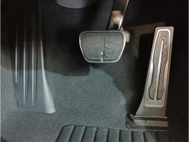 3シリーズ 320i Mスポーツ ワンオーナー 全周囲カメラ 障害物センサー 追従式クルーズコントロール パドルシフト 電動シート シートヒーター 電動テールゲート LEDヘッドライト コンフォートアクセス 19インチAW ETC(14枚目)