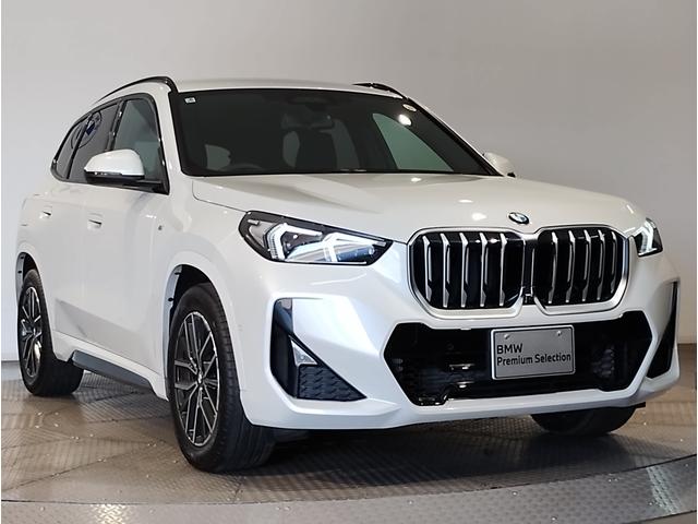 X1 sDrive 18i Mスポーツ 元弊社デモカー ワンオーナー 全周囲カメラ 障害物センサー 追従式クルコン ヘッドアップディスプレイ 電動シート シートヒーター 電動テールゲート コンフォートアクセス LEDヘッドライト ETC(10枚目)