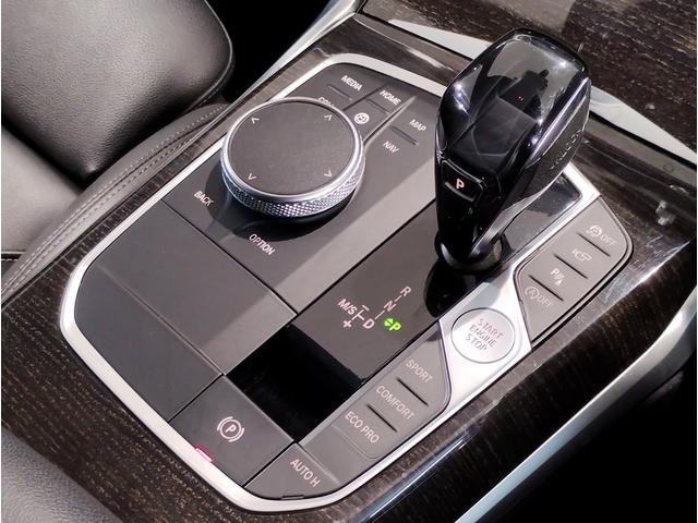 ３シリーズ ３２０ｉツーリング　Ｍスポーツ　ハイラインパッケージ　ワンオーナー　黒レザー　シートヒーター　ウッドパネル　パドルシフト　電動リアゲート　追従型クルーズコントロール　ワイヤレス充電　メモリ機能付パワーシート　ＬＥＤヘッドライト　パーキングアシストプラス（11枚目）