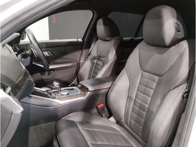 ３シリーズ ３２０ｉツーリング　Ｍスポーツ　ハイラインパッケージ　ワンオーナー　黒レザー　シートヒーター　ウッドパネル　パドルシフト　電動リアゲート　追従型クルーズコントロール　ワイヤレス充電　メモリ機能付パワーシート　ＬＥＤヘッドライト　パーキングアシストプラス（13枚目）