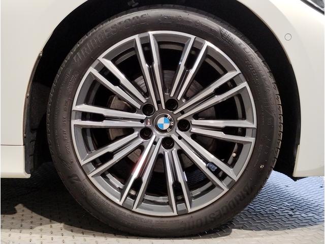 ３シリーズ ３２０ｉツーリング　Ｍスポーツ　ハイラインパッケージ　ワンオーナー　黒レザー　シートヒーター　ウッドパネル　パドルシフト　電動リアゲート　追従型クルーズコントロール　ワイヤレス充電　メモリ機能付パワーシート　ＬＥＤヘッドライト　パーキングアシストプラス（19枚目）