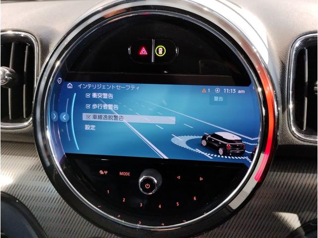 ＭＩＮＩは歴史的なレース【モンテカルロラリー】で２度の優勝！！規定違反による失格も含めれば３度の優勝を誇るれっきとしたレーシングカーです！