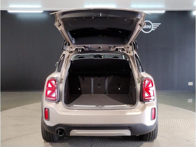 ☆人間工学に基づいて設計されたシートは適度なクッション性が有り、長時間のドライブにおいても疲労感が出ないようになっております☆