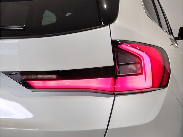 Ｘ１ ｘＤｒｉｖｅ　２０ｄ　ｘライン　ハイラインパッケージ　元レンタ　ブラックレザー　シートヒーター　カーブドディスプレイ　全周囲カメラ　障害物センサー　電動シート　電動リアゲート　追従式クルコン　ヘッドアップディスプレイ　ＬＥＤ　ＥＴＣ　純正１８インチＡＷ（18枚目）