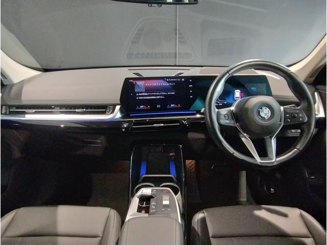 Ｘ１ ｘＤｒｉｖｅ　２０ｄ　ｘライン　ハイラインパッケージ　元レンタ　ブラックレザー　シートヒーター　カーブドディスプレイ　全周囲カメラ　障害物センサー　電動シート　電動リアゲート　追従式クルコン　ヘッドアップディスプレイ　ＬＥＤ　ＥＴＣ　純正１８インチＡＷ（24枚目）