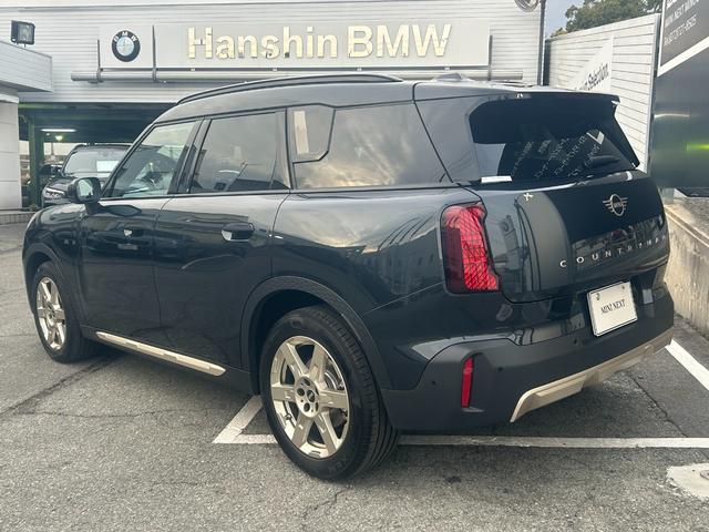 MINI カントリーマンD フェイバリット・トリム 元弊社デモカー ワンオーナー フェイバリットトリム Mパッケージ ハーマンカードン 全周囲カメラ 障害物センサー 追従式クルコン ヘッドアップディスプレイ 電動シート シートヒーター ハンドルヒーター(6枚目)