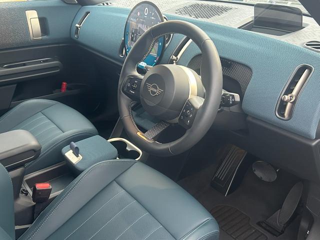 MINI カントリーマンD フェイバリット・トリム 元弊社デモカー ワンオーナー フェイバリットトリム Mパッケージ ハーマンカードン 全周囲カメラ 障害物センサー 追従式クルコン ヘッドアップディスプレイ 電動シート シートヒーター ハンドルヒーター(43枚目)