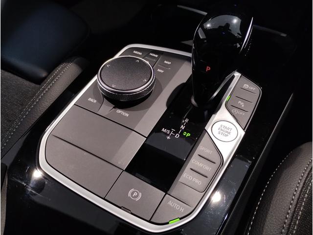 １シリーズ １１６ｉ　元レンタ　ライブコックピット　追従式クルーズコントロール　純正ＨＤＤナビ　バックカメラ　障害物センサー　ＬＥＤヘッドライト　ワイヤレス充電　純正１７インチＡＷ　ミラーＥＴＣ　インテリジェントセーフティ（19枚目）