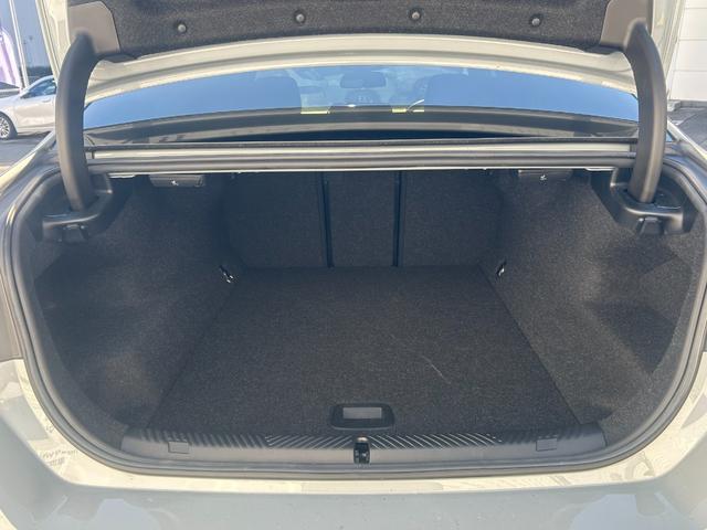 ｉ５ Ｍ６０　ｘＤｒｉｖｅ　元弊社デモカー　Ｂｏｗｅｒｓ＆Ｗｉｌｋｉｎｓ　カーボンインテリア　ブラックレザー　シートヒーター　電動シート　全周囲カメラ　　ムーンルーフ　追従式クルーズコントロール　ヘッドアップディスプレイ　ＬＥＤ（46枚目）