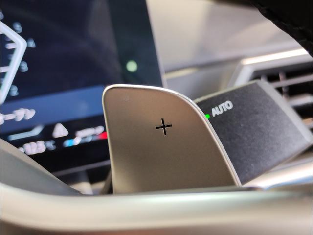 ３シリーズ ３２０ｉ　Ｍスポーツ　後期モデル　ハーフレザー　シートヒーター　ヘッドアップディスプレイ　カーブドディスプレイ　全周囲カメラ　障害物センサー　純正１８ＡＷ　追従式クルコン　パドルシフト　電動リアゲート　電動シート　ＬＥＤ（26枚目）