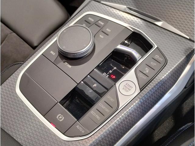 ３シリーズ ３２０ｉ　Ｍスポーツ　後期モデル　ハーフレザー　シートヒーター　ヘッドアップディスプレイ　カーブドディスプレイ　全周囲カメラ　障害物センサー　純正１８ＡＷ　追従式クルコン　パドルシフト　電動リアゲート　電動シート　ＬＥＤ（42枚目）