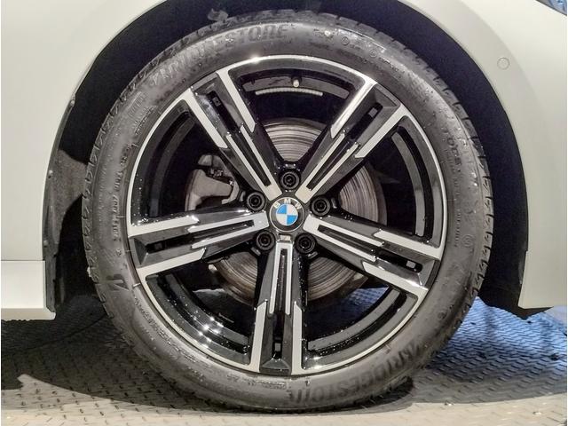 ３シリーズ ３２０ｉ　Ｍスポーツ　後期モデル　ハーフレザー　シートヒーター　ヘッドアップディスプレイ　カーブドディスプレイ　全周囲カメラ　障害物センサー　純正１８ＡＷ　追従式クルコン　パドルシフト　電動リアゲート　電動シート　ＬＥＤ（69枚目）