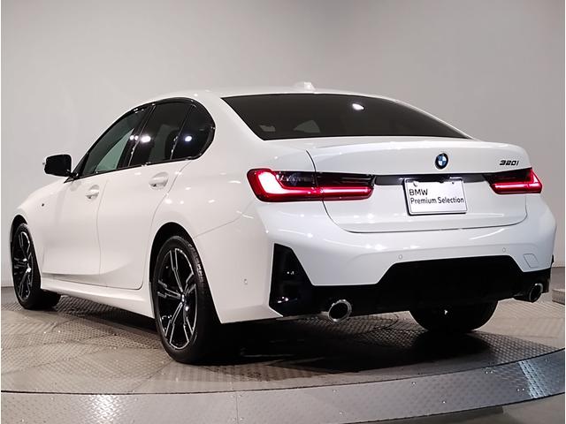 ３シリーズ ３２０ｉ　Ｍスポーツ　後期モデル　ハーフレザー　シートヒーター　ヘッドアップディスプレイ　カーブドディスプレイ　全周囲カメラ　障害物センサー　純正１８ＡＷ　追従式クルコン　パドルシフト　電動リアゲート　電動シート　ＬＥＤ（79枚目）
