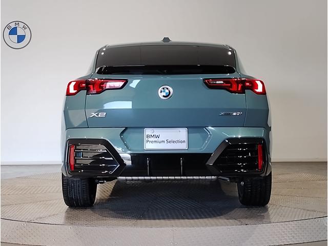Ｘ２ ｘＤｒｉｖｅ　２０ｉ　Ｍスポーツハイラインパッケージ　１オーナー　下取車　オイスターレザー　シートヒーター　ハンドルヒーター　カーブドディスプレイ　全周囲カメラ　ヘッドアップディスプレイ　追従式クルコン　パドルシフト　電動シート　電動リアゲート　１９ＡＷ（9枚目）