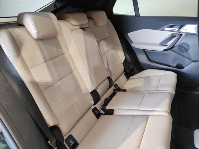 Ｘ２ ｘＤｒｉｖｅ　２０ｉ　Ｍスポーツハイラインパッケージ　１オーナー　下取車　オイスターレザー　シートヒーター　ハンドルヒーター　カーブドディスプレイ　全周囲カメラ　ヘッドアップディスプレイ　追従式クルコン　パドルシフト　電動シート　電動リアゲート　１９ＡＷ（17枚目）