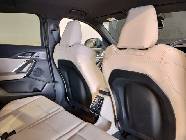 Ｘ２ ｘＤｒｉｖｅ　２０ｉ　Ｍスポーツハイラインパッケージ　１オーナー　下取車　オイスターレザー　シートヒーター　ハンドルヒーター　カーブドディスプレイ　全周囲カメラ　ヘッドアップディスプレイ　追従式クルコン　パドルシフト　電動シート　電動リアゲート　１９ＡＷ（18枚目）