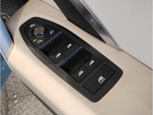 Ｘ２ ｘＤｒｉｖｅ　２０ｉ　Ｍスポーツハイラインパッケージ　１オーナー　下取車　オイスターレザー　シートヒーター　ハンドルヒーター　カーブドディスプレイ　全周囲カメラ　ヘッドアップディスプレイ　追従式クルコン　パドルシフト　電動シート　電動リアゲート　１９ＡＷ（56枚目）