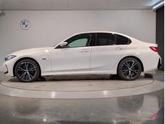 ☆センターパネルを運転席側に僅かに傾けたＢＭＷ独特のインパネ☆【駆け抜ける歓び】はここからもスタートしております☆ 5