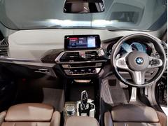 ☆センターパネルを運転席側に僅かに傾けたＢＭＷ独特のインパネ☆【駆け抜ける歓び】はここからもスタートしております☆ 5